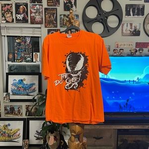 Men’s size large graphic tee
